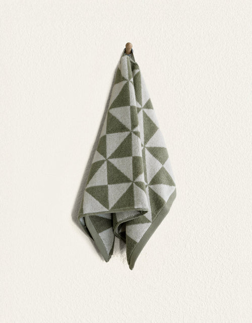 Load image into Gallery viewer, Umbra Towels
