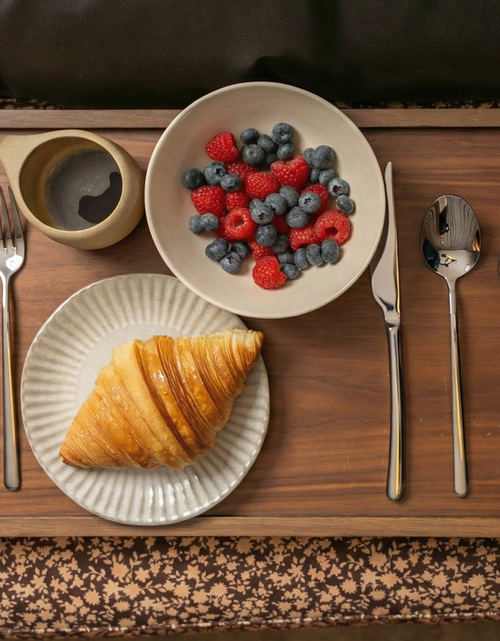 Load image into Gallery viewer, Emilia Mirror 20-Piece Flatware Set
