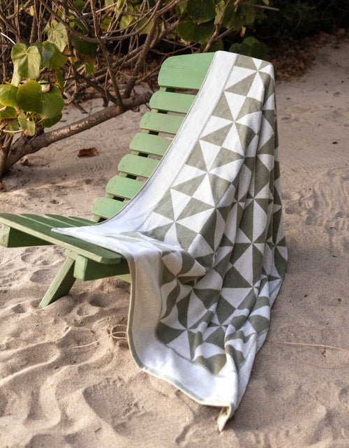 Load image into Gallery viewer, Umbra Towels
