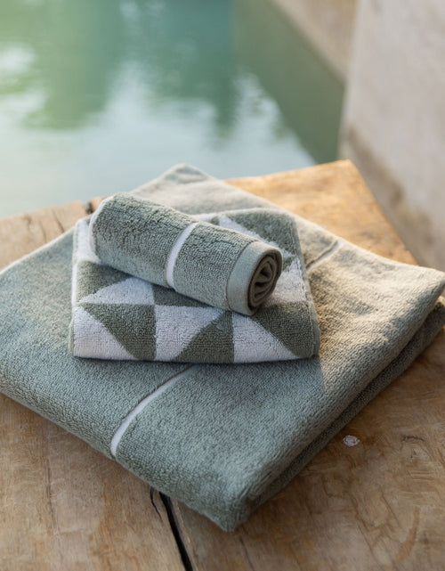 Load image into Gallery viewer, Umbra Towels
